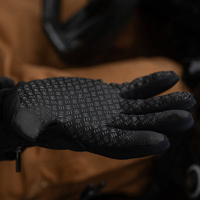  Gator Waders In Action Cruze Gloves Unisex Black 4 View 