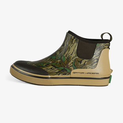 mens camp boots in mossy oak greenleaf view outside